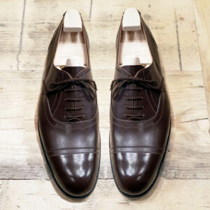 Plain Oxford shoes with straight toecap