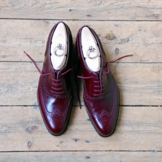 wing-cap brogue oxford shoe