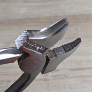 steel lasting pliers with a narrow nose